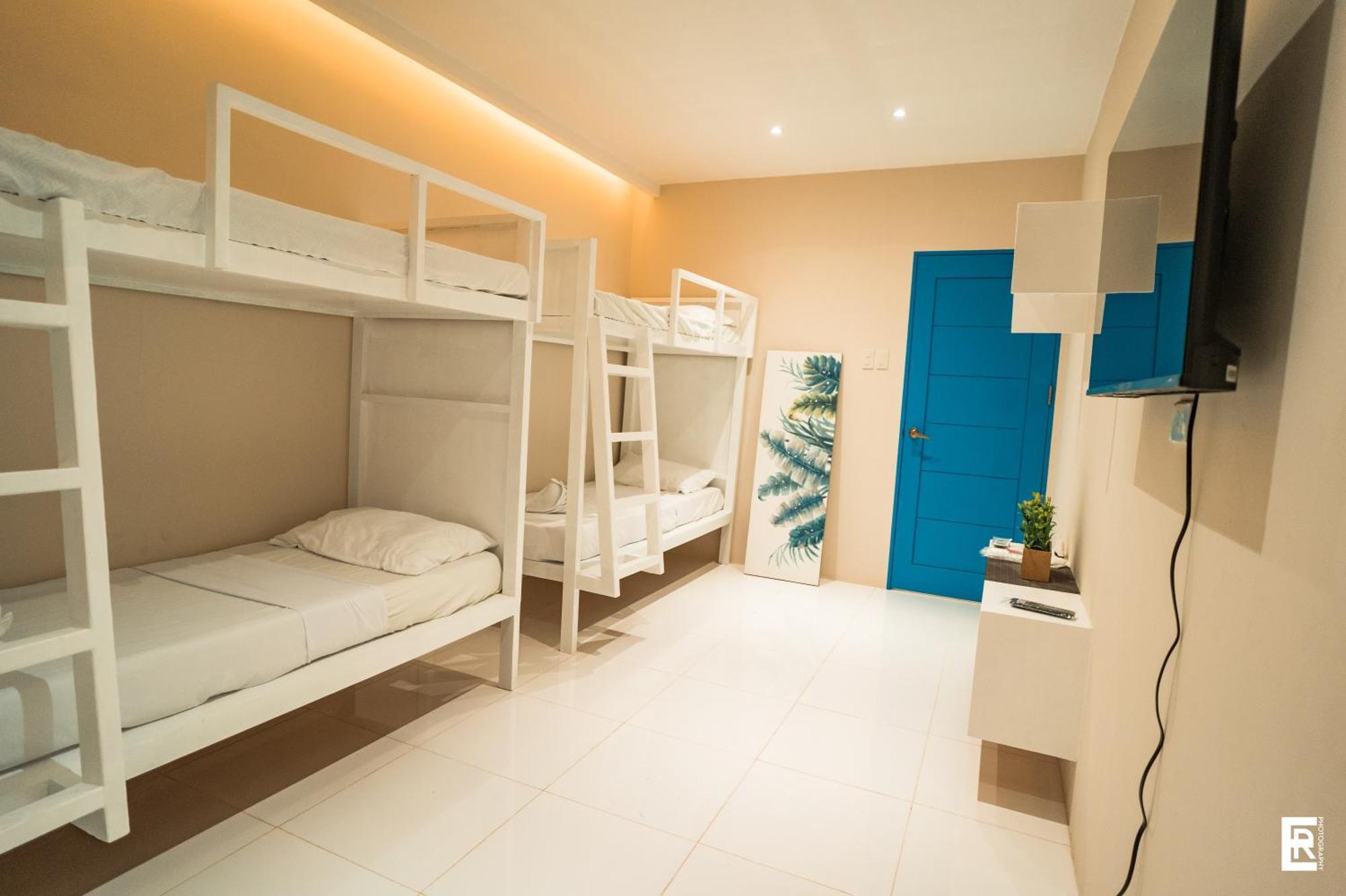 Bernese Resort Hotel Powered By Cocotel Ligao Rum bild