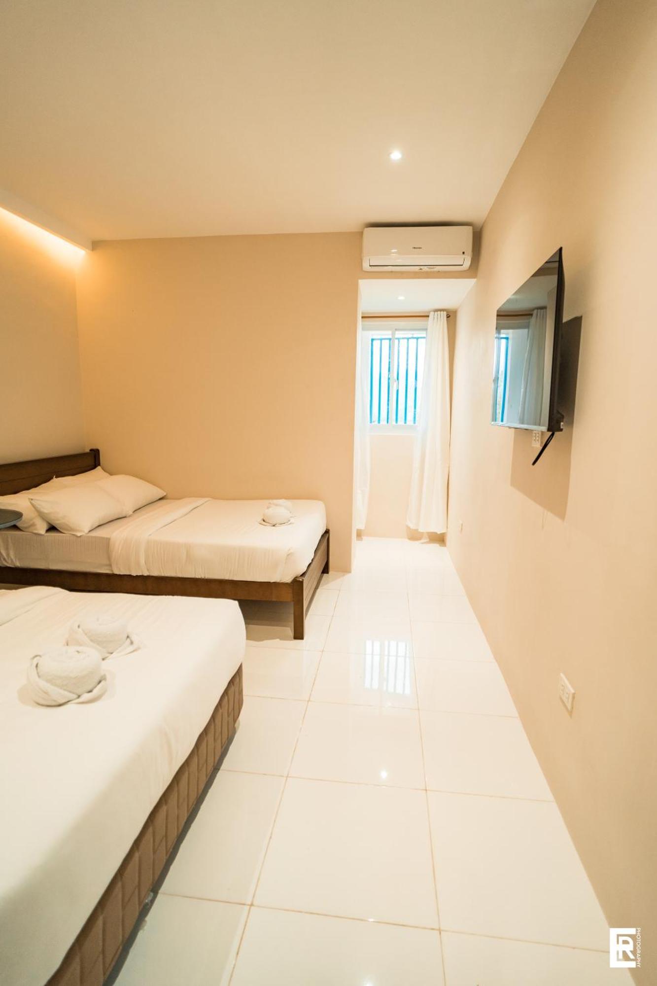 Bernese Resort Hotel Powered By Cocotel Ligao Rum bild