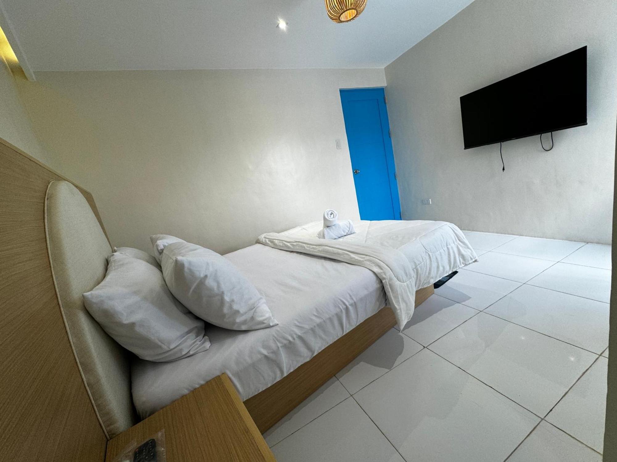 Bernese Resort Hotel Powered By Cocotel Ligao Rum bild