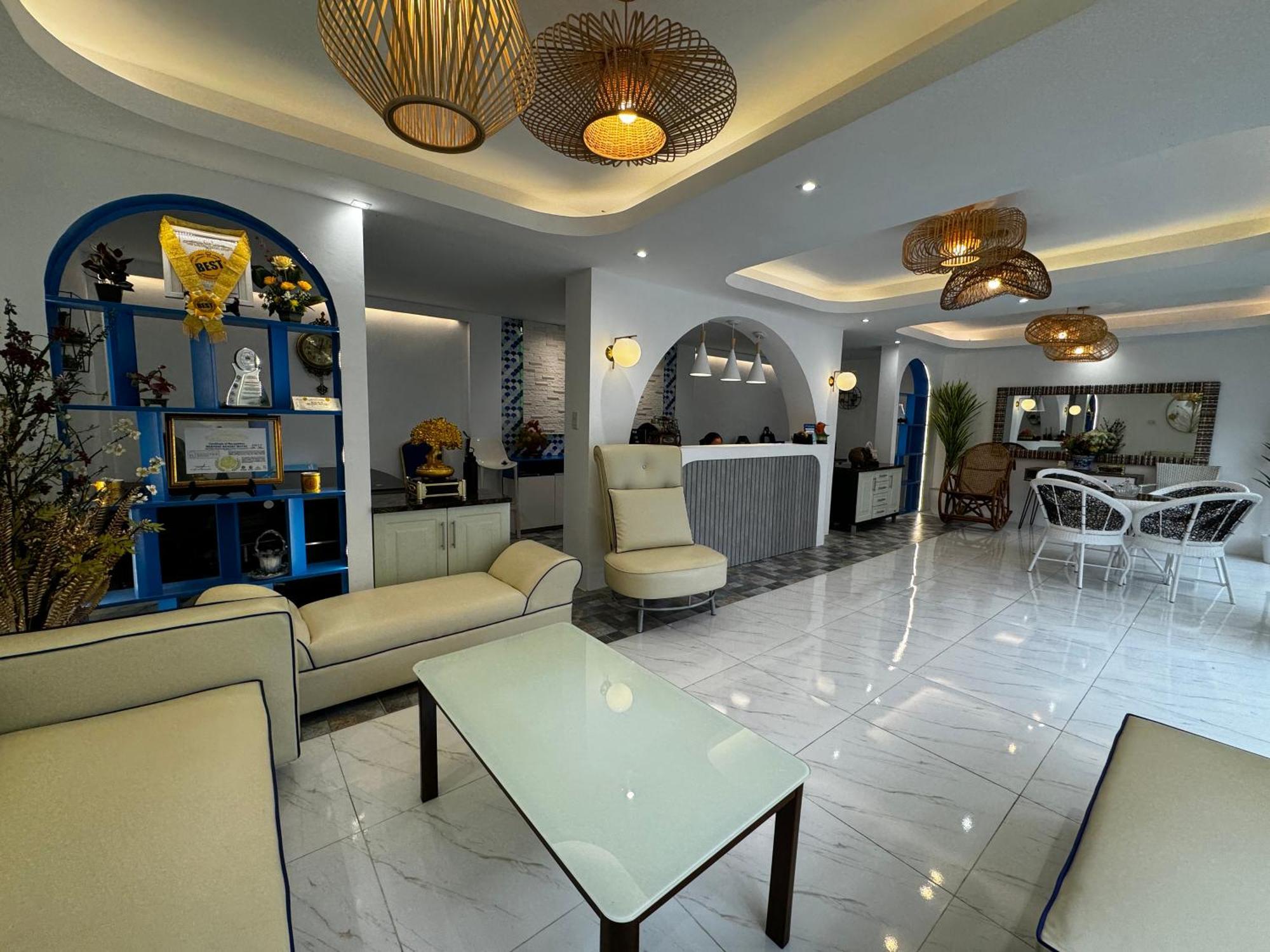 Bernese Resort Hotel Powered By Cocotel Ligao Exteriör bild