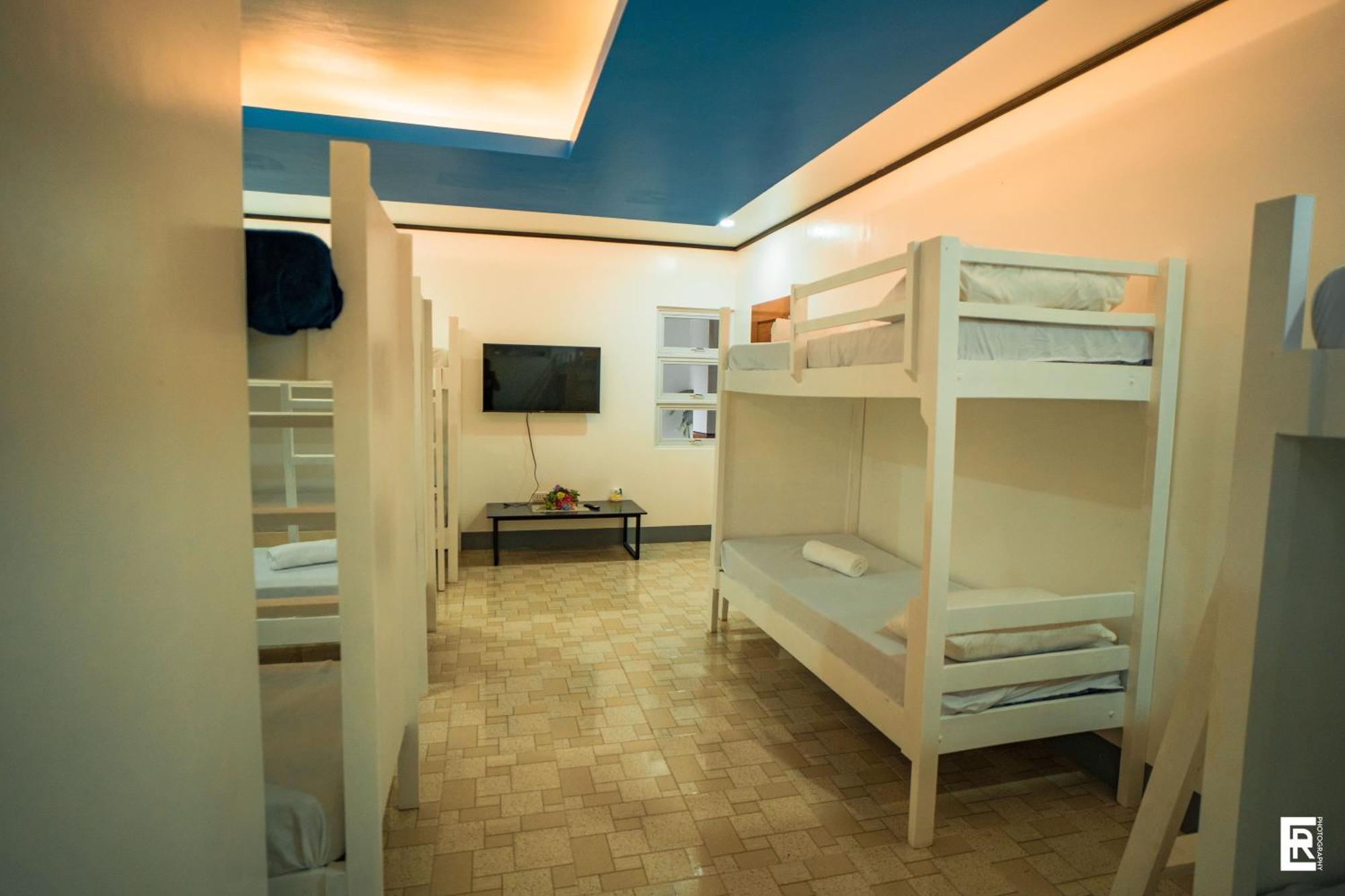 Bernese Resort Hotel Powered By Cocotel Ligao Rum bild